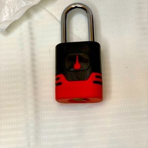 Bolt Padlock BLT-7023541.NIP works with 2015+Chevy Colorado
GMC Canyon